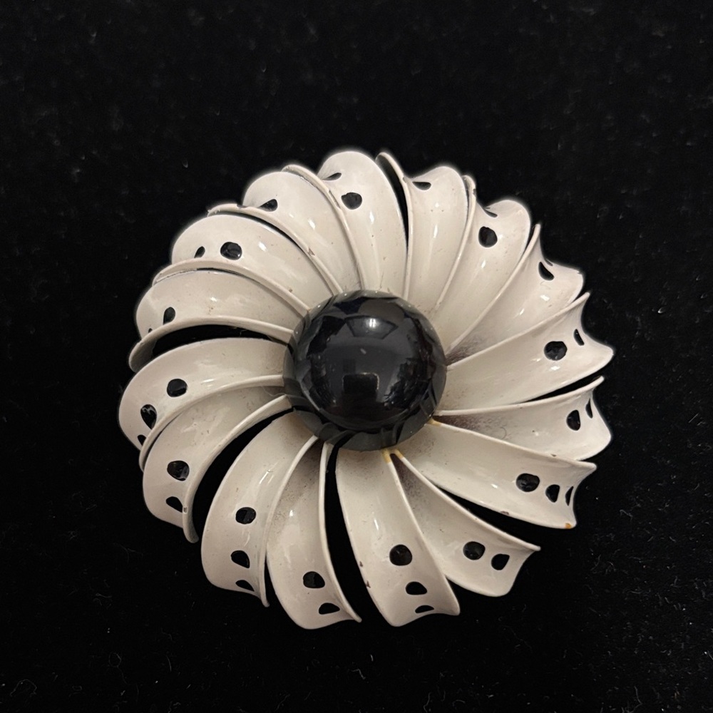 Vintage Black and White Enameled Floral Brooch